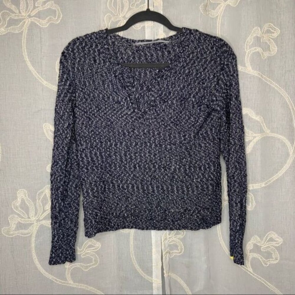 Athleta blue knit top